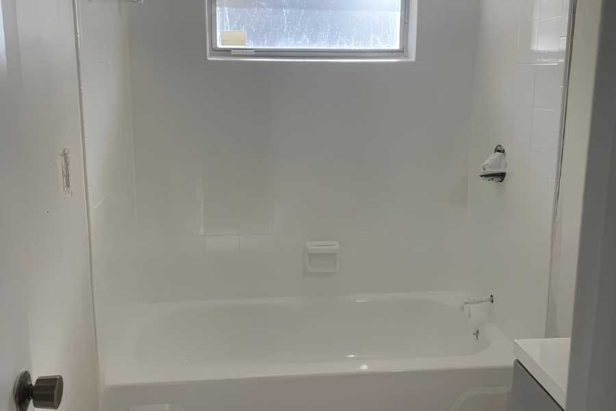Clean wall tiles